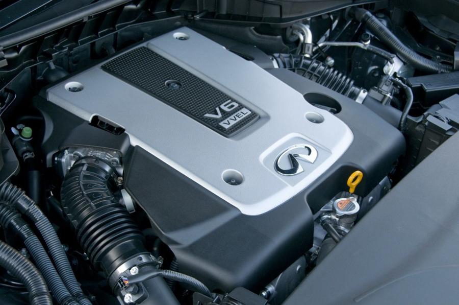  Infiniti M37 2011 года  (фото 32 из 41)